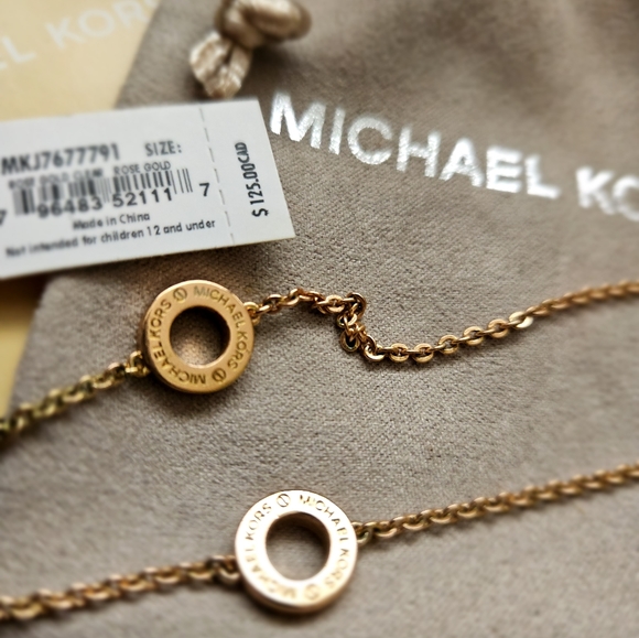 Michael Kors Necklace - Picture 2 of 3